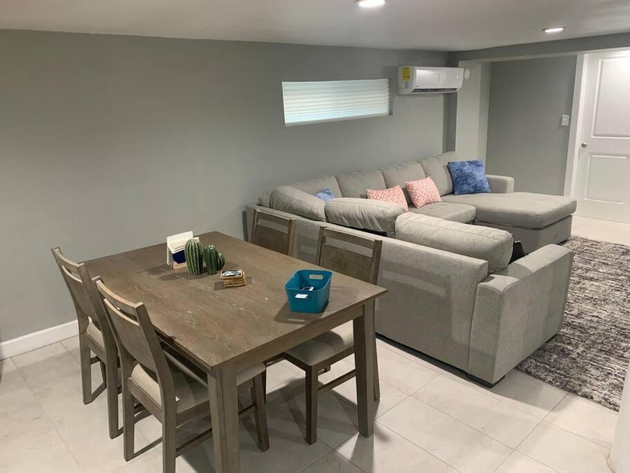 Stylish Basement Studio In Central El Paso - Very Spacious Экстерьер фото